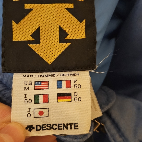 Vintage Descente Men's Blue Hooded Jacket Drawstring Elastic Bottom Size Medium - Picture 10 of 13